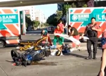 Tragedia en Palermo: un colectivo atropelló a moteros tras una caída y provocó dos muertes
