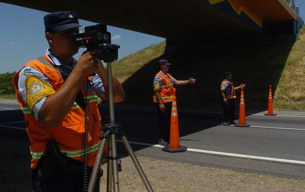 Córdoba reduce multas de tránsito y alivia costos para turistas en plena temporada de verano