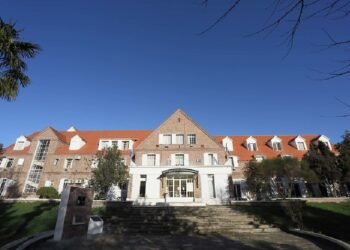 Crisis económica en Río Negro: Weretilneck aborda paritaria con UnTER sin inflación