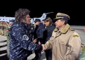 Misterioso aterrizaje de avión militar de EE.UU. en Ushuaia despierta suspicacias y preguntas