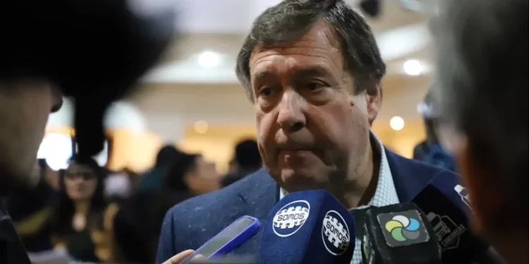 Weretilneck advierte sobre la paritaria docente y los desafíos económicos de la provincia