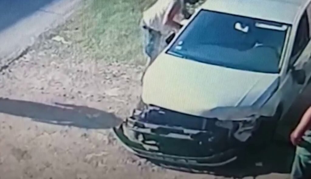 Robo de auto y choque: una adolescente borracha atropelló a un trabajador en Rosario