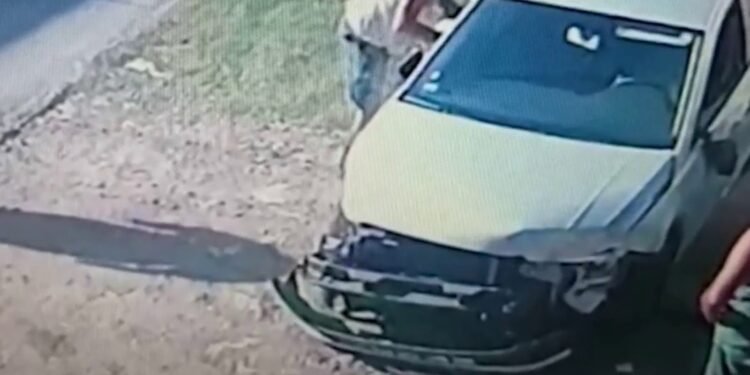 Robo de auto y choque: una adolescente borracha atropelló a un trabajador en Rosario