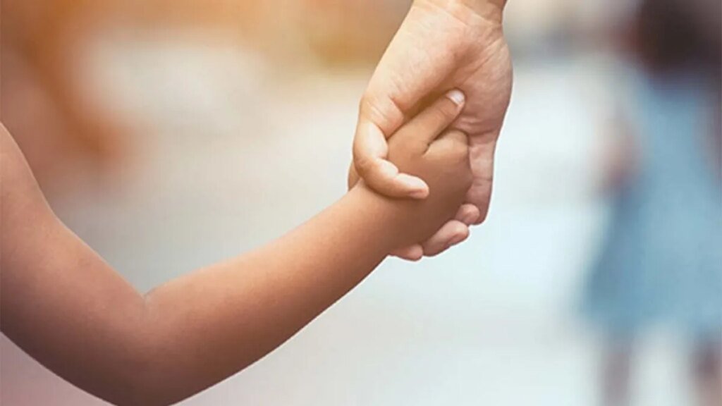 Provincia de Buenos Aires promulga ley que acelera procesos de adopción y protege a los niños