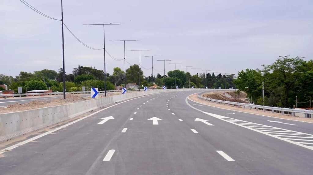 Kicillof impulsa la finalización de la Autopista Presidente Perón para mejorar el tránsito
