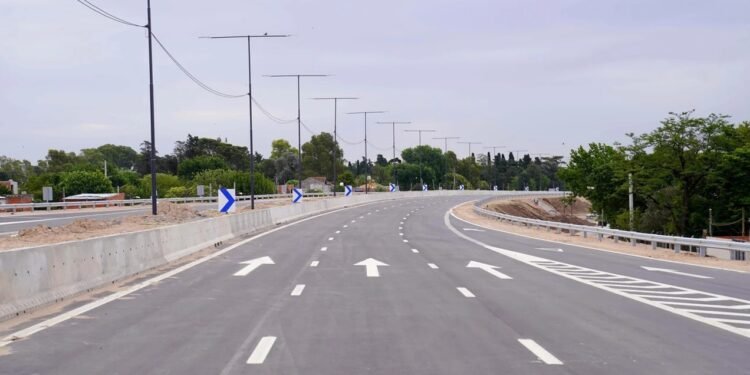 Kicillof impulsa la finalización de la Autopista Presidente Perón para mejorar el tránsito