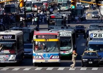 Gobierno busca acuerdo con la UTA para evitar paro de colectivos en el AMBA este viernes