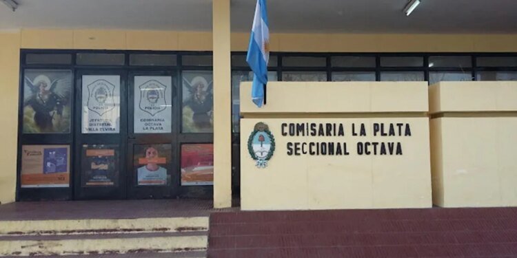 Allanaron la comisaría Octava de La Plata por denuncia de implantación de pruebas
