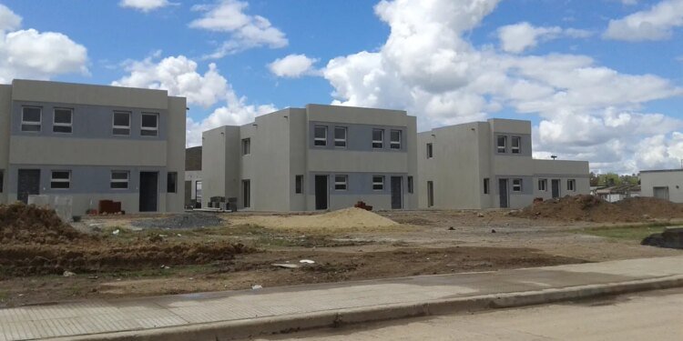 La Provincia completa casas inconclusas con fondos propios y da respuesta a familias bonaerenses