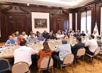 Estatales de Buenos Aires exigen apertura de negociaciones salariales tras cierre del año 2025