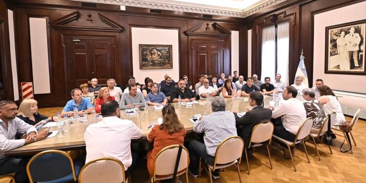 Estatales de Buenos Aires exigen apertura de negociaciones salariales tras cierre del año 2025