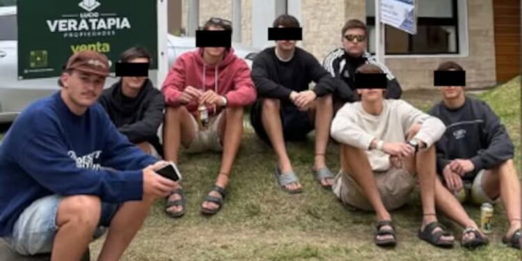 Pelea a trompadas en Ostende: tres rugbiers cordobeses detenidos tras altercado alcoholizado
