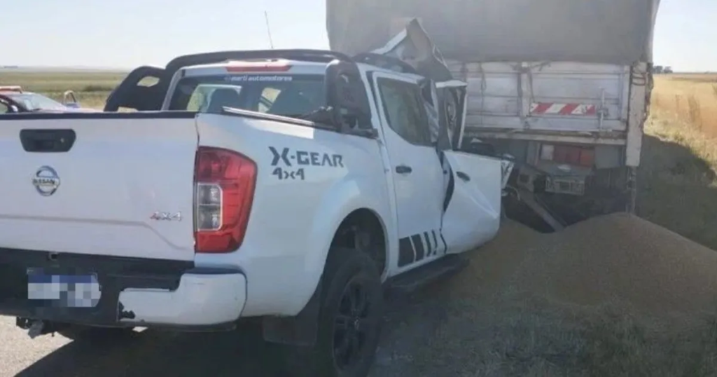 Cortaron la Ruta 11 hacia la Costa Atlántica por un derrame cloacal en la provincia