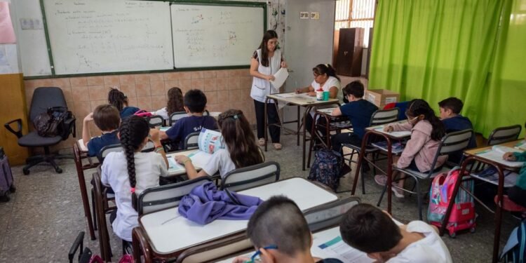 ¿Ya te anotaste en ANSES para la Ayuda Escolar Anual? Entérate cómo acceder al beneficio