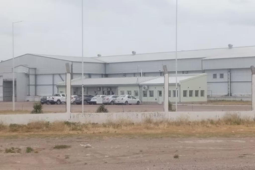 Frigorífico HV SA en crisis: trabajadores enfrentan despidos y presión de nuevos inversores