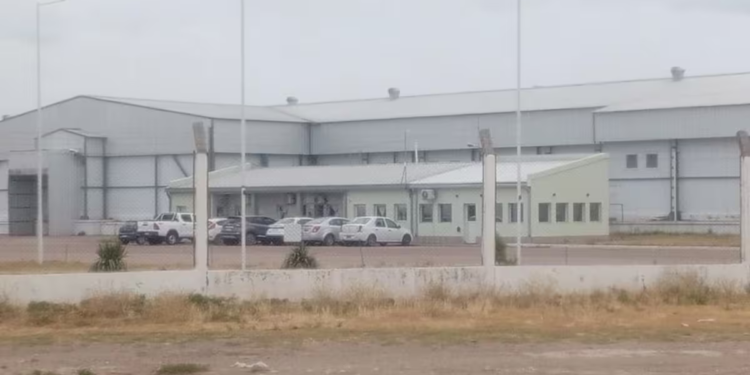Frigorífico HV SA en crisis: trabajadores enfrentan despidos y presión de nuevos inversores