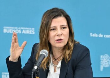 Florencia Saintout exige debate interno y respalda a Máximo Kirchner en el PJ bonaerense