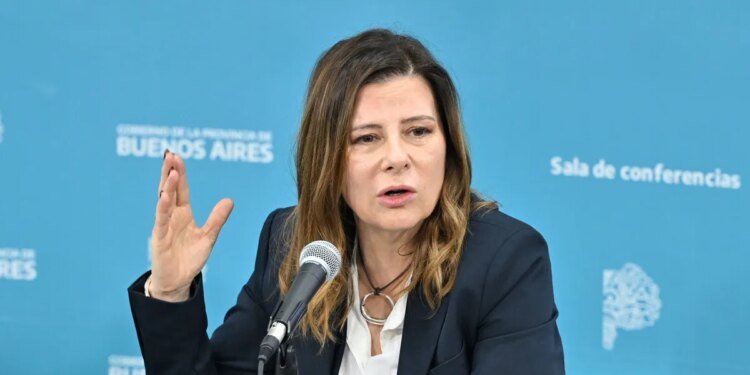 Florencia Saintout exige debate interno y respalda a Máximo Kirchner en el PJ bonaerense