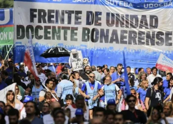 Tensión en Buenos Aires: gremios estatales y docentes exigen urgente reapertura de paritarias
