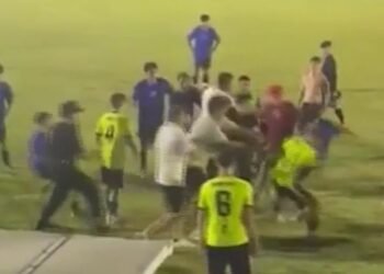 Un policía usó gas pimienta para frenar pelea entre chicos en final del Mundialito