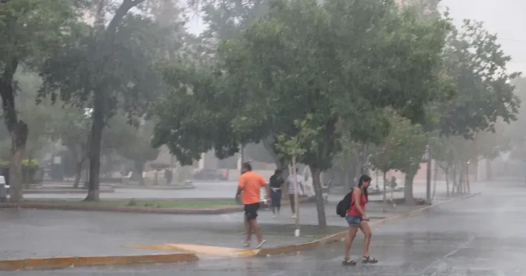 Alerta amarilla en San Juan: intensas lluvias y tormentas azotan la zona centro