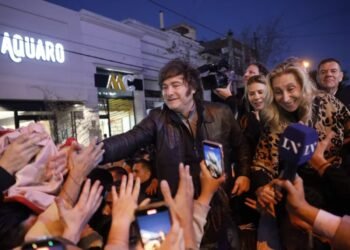 Milei desembarca en Mar del Plata para brillar en La Derecha Fest y ver a Fátima Flórez