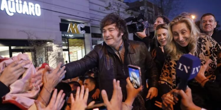 Milei desembarca en Mar del Plata para brillar en La Derecha Fest y ver a Fátima Flórez