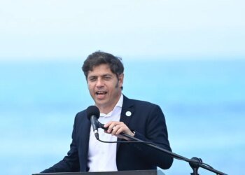 Kicillof reinicia su agenda en la Costa Atlántica y da el primer paso político de 2026