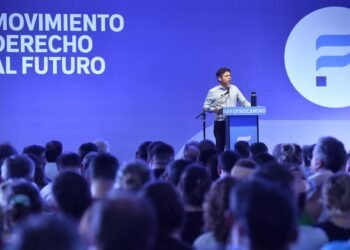 Kicillof lanza su movimiento y teje alianzas en provincias rumbo a 2027