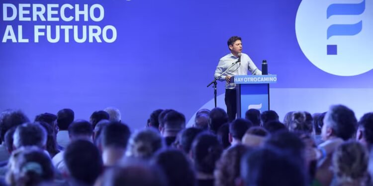 Kicillof lanza su movimiento y teje alianzas en provincias rumbo a 2027