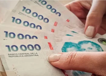 Empleados de comercio recibirán aumento y suma fija en enero de 2026