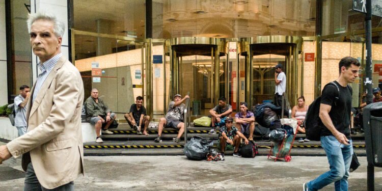 Aumentó un 30% la población en situación de calle en Buenos Aires: casi el 70% no son porteños