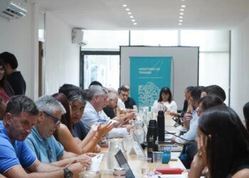 Gremios estatales dijeron no a la oferta del 1,5% y exigen un ajuste por 2025