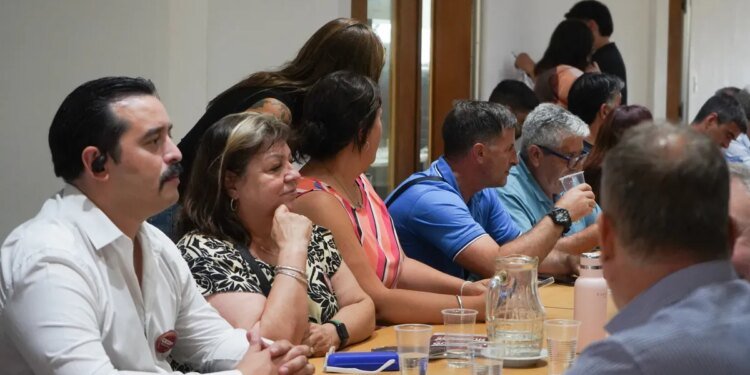 Paritarias: la Provincia de Buenos Aires consiguió un acuerdo clave con docentes y estatales