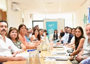 Paritarias estatales en conflicto: alerta de gremios ante posible aumento por decreto en Buenos Aires