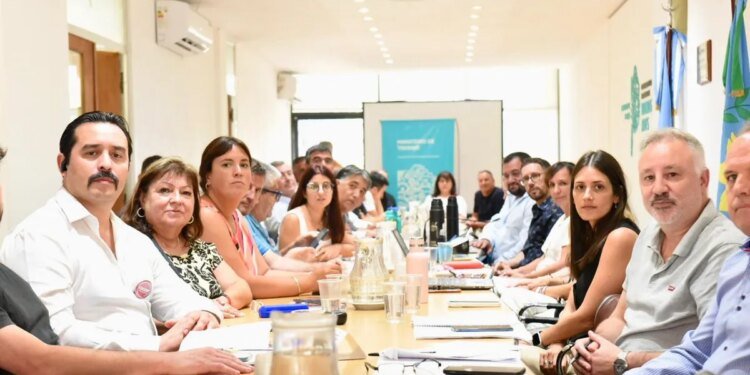 Paritarias estatales en conflicto: alerta de gremios ante posible aumento por decreto en Buenos Aires