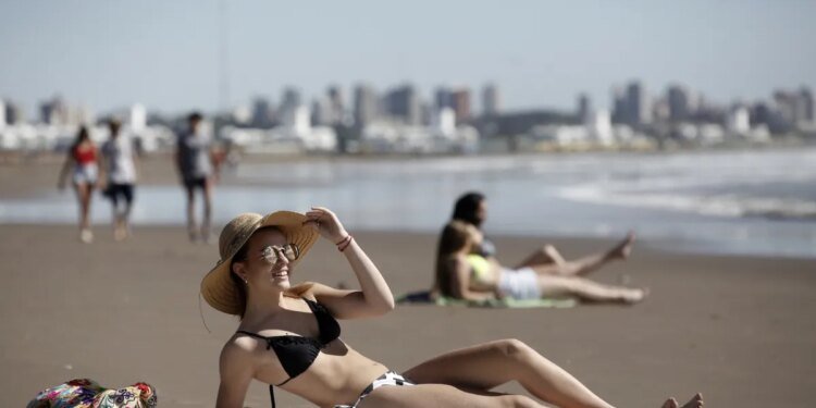 Verano 2026 en la Provincia de Buenos Aires: escapadas cortas y turismo cauteloso