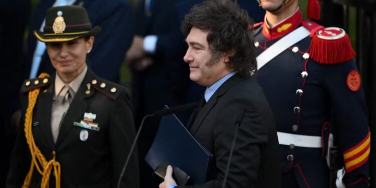 Excombatientes de Malvinas denuncian a Milei por sus polémicas declaraciones en Inglaterra