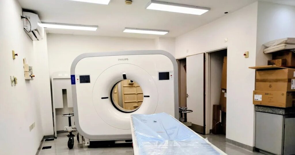 Los perros del Hospital de Niños en La Plata alivian y conectan con los chicos