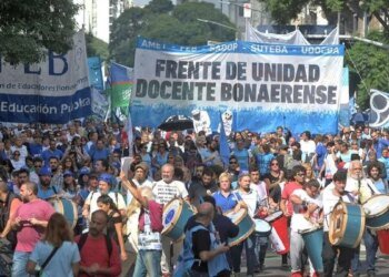 Gremios docentes y estatales en alerta: paro y demandas salariales para el inicio de clases