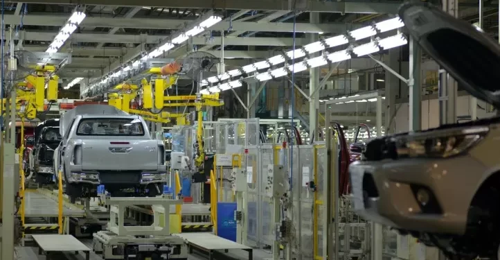 La economía avanzó un 4,4% en 2025 y creció un 3,5% en diciembre, informa el INDEC