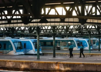 Paro de trenes el jueves por falta de acuerdo salarial del gremio La Fraternidad