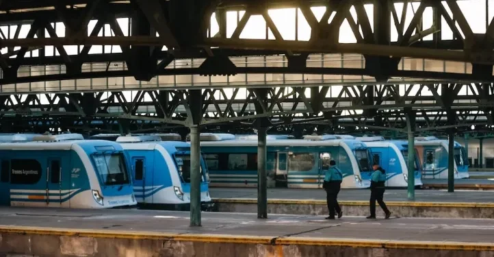 Paro de trenes el jueves por falta de acuerdo salarial del gremio La Fraternidad