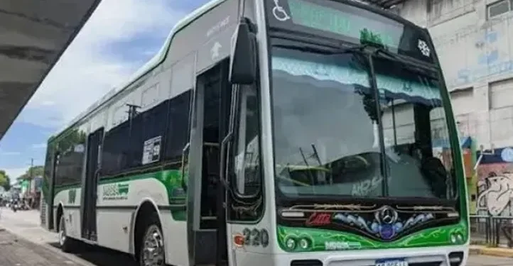Paro de colectivos en 27 líneas por falta de pago en Buenos Aires
