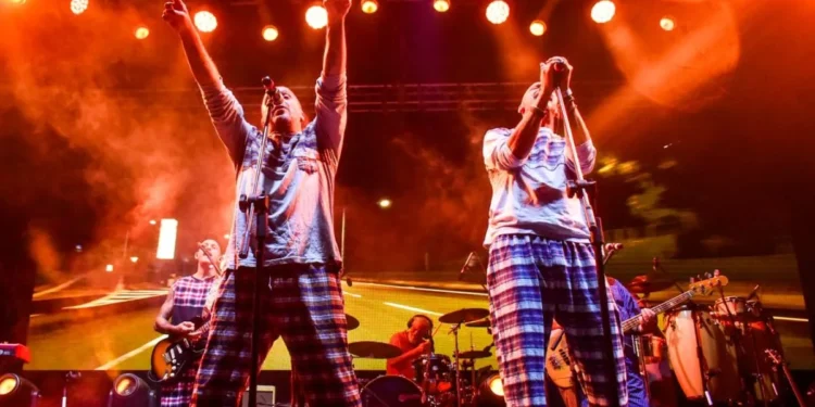 La Bersuit encendió la fiesta en El Cóndor con un concierto inolvidable bajo la lluvia