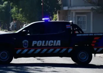 Santiago del Estero: un hombre murió aplastado por su auto mientras lo reparaba en casa