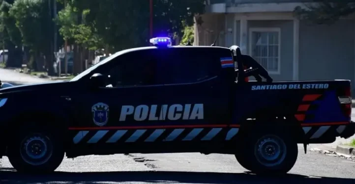 Santiago del Estero: un hombre murió aplastado por su auto mientras lo reparaba en casa