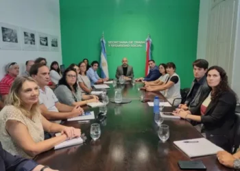 Docentes de Entre Ríos rechazan propuesta salarial del Gobierno tras reunión paritaria