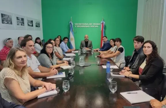 Docentes de Entre Ríos rechazan propuesta salarial del Gobierno tras reunión paritaria