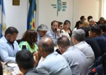 La Provincia cita a docentes y estatales a paritaria tras anuncio de paro
